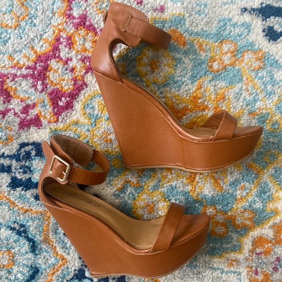 SOLD!! Breckelles Women Tan Leatherette Single Band Ankle Strap Platform Wedge - Picture 10 of 11